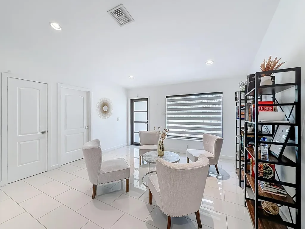 1820 NW 93rd Terrace Coral Springs FL 33071