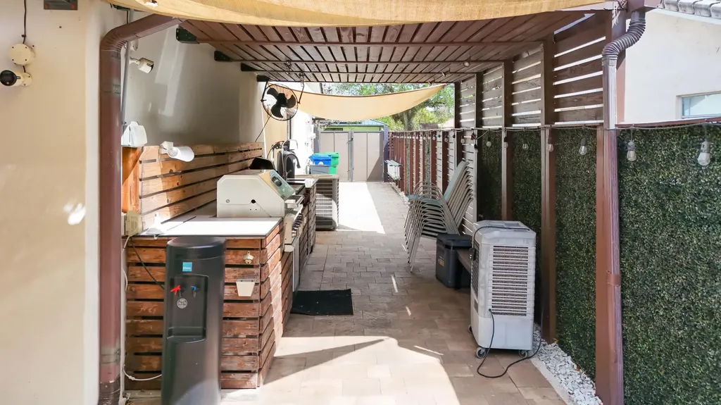 1820 NW 93rd Terrace Coral Springs FL 33071