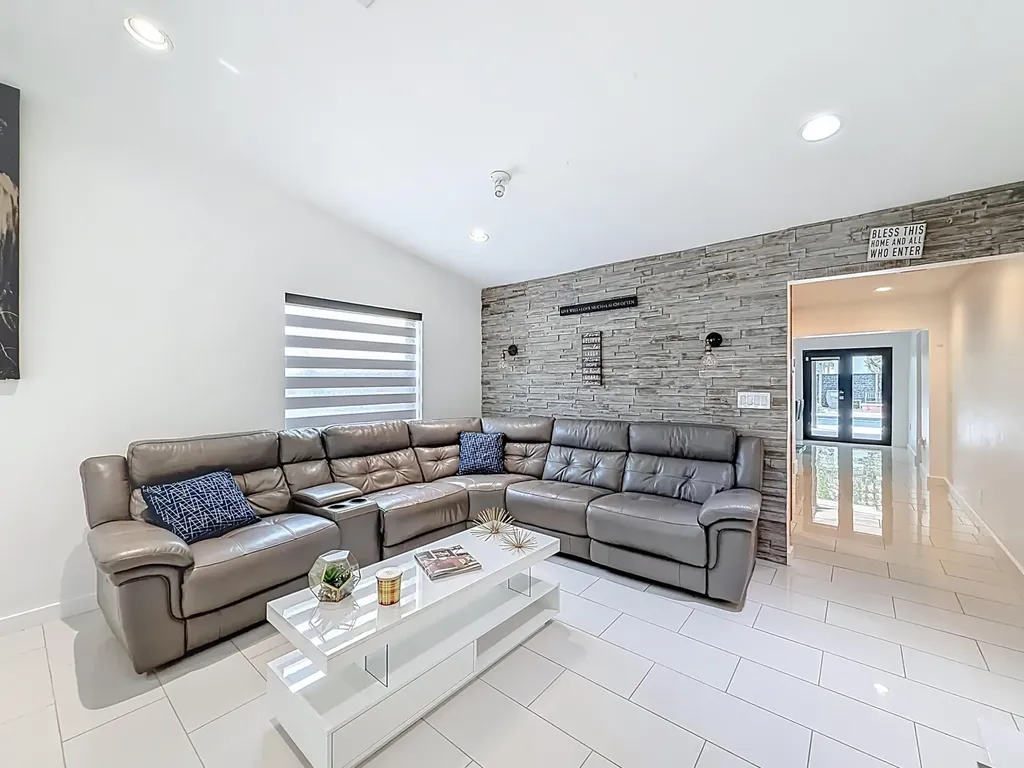 1820 NW 93rd Terrace Coral Springs FL 33071