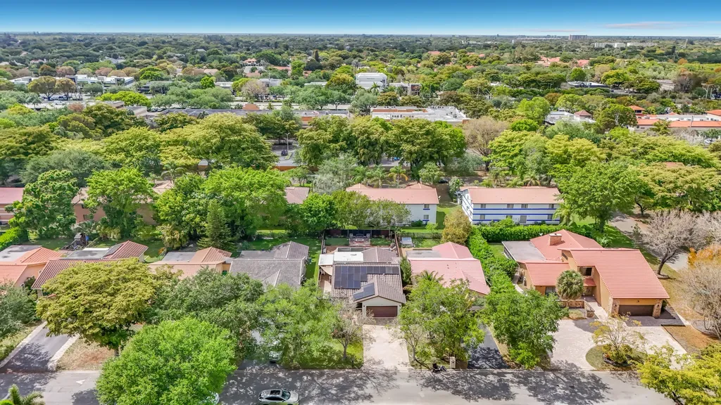 1820 NW 93rd Terrace Coral Springs FL 33071