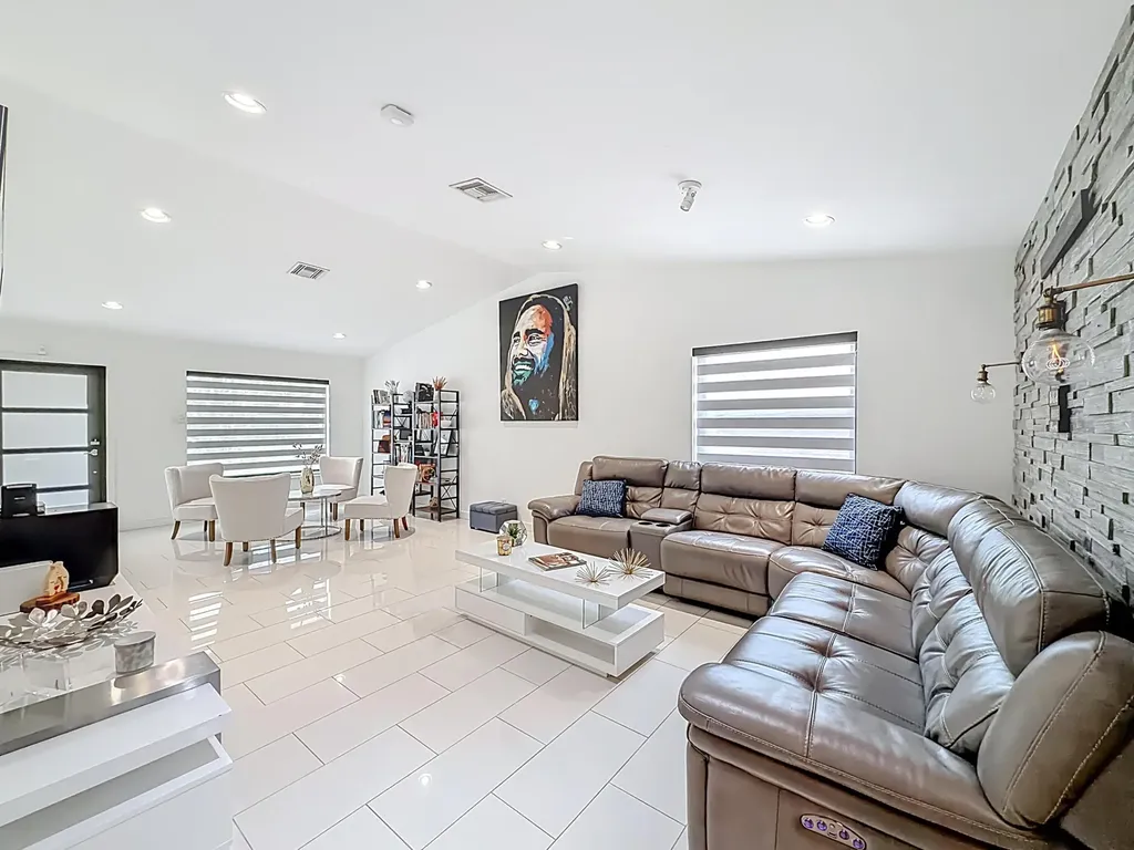 1820 NW 93rd Terrace Coral Springs FL 33071