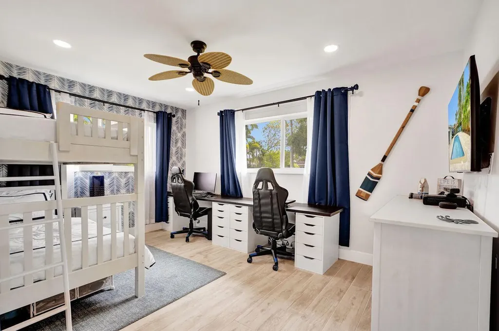 275 SW 14th Street Pompano Beach FL 33060