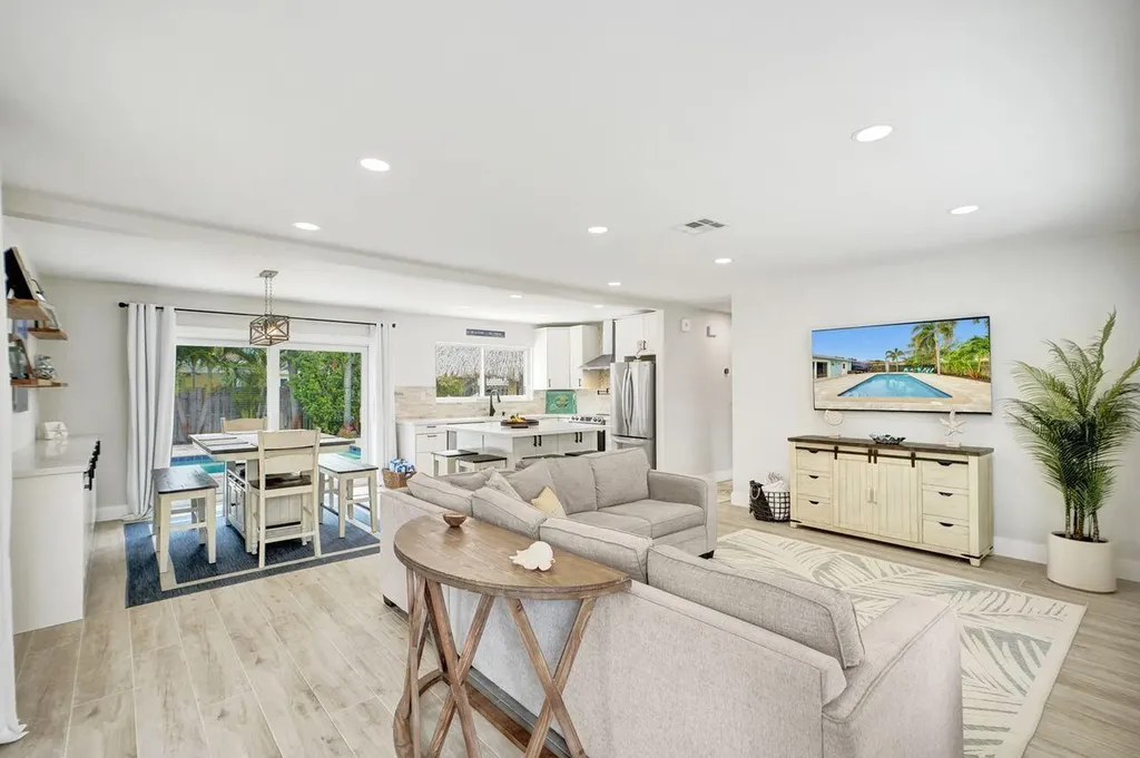 275 SW 14th Street Pompano Beach FL 33060