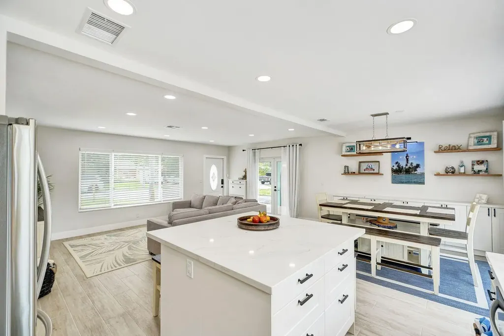 275 SW 14th Street Pompano Beach FL 33060