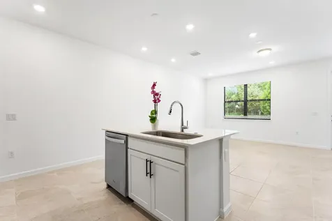 4333 Efendi Drive Lantana FL 33462