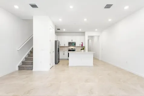 4333 Efendi Drive Lantana FL 33462