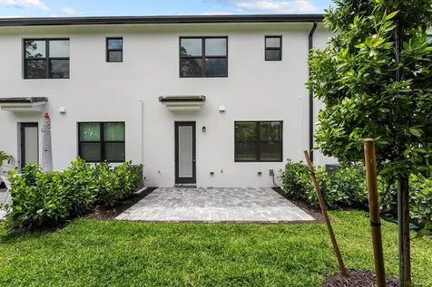 4333 Efendi Drive Lantana FL 33462