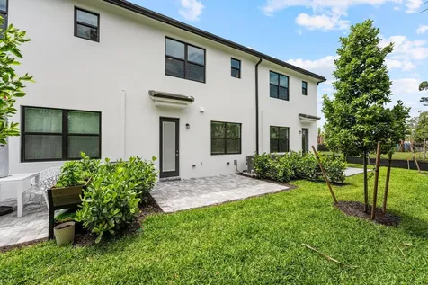 4333 Efendi Drive Lantana FL 33462