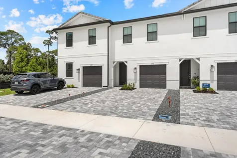 4333 Efendi Drive Lantana FL 33462