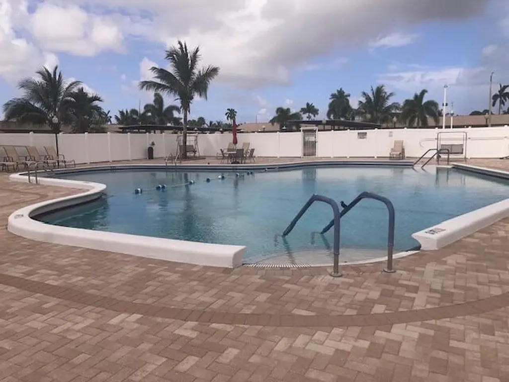 2845 E Crosley Drive Drive E West Palm Beach FL 33415