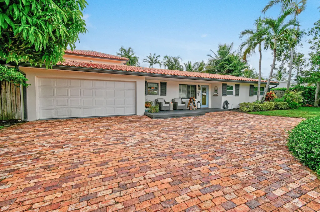 8110 W Lake Drive West Palm Beach FL 33406