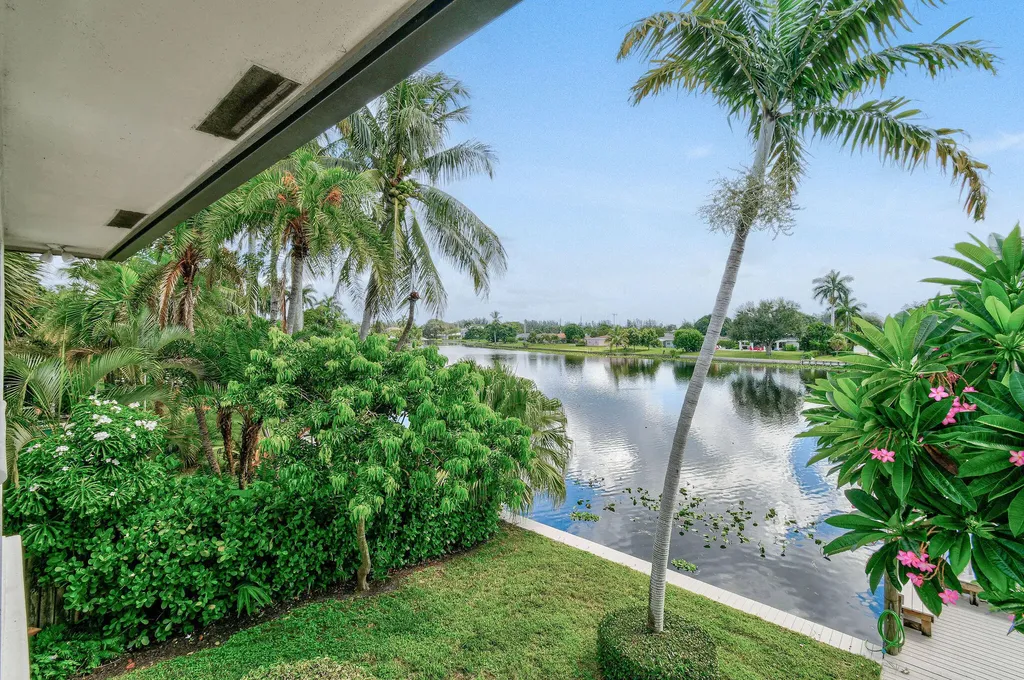 8110 W Lake Drive West Palm Beach FL 33406