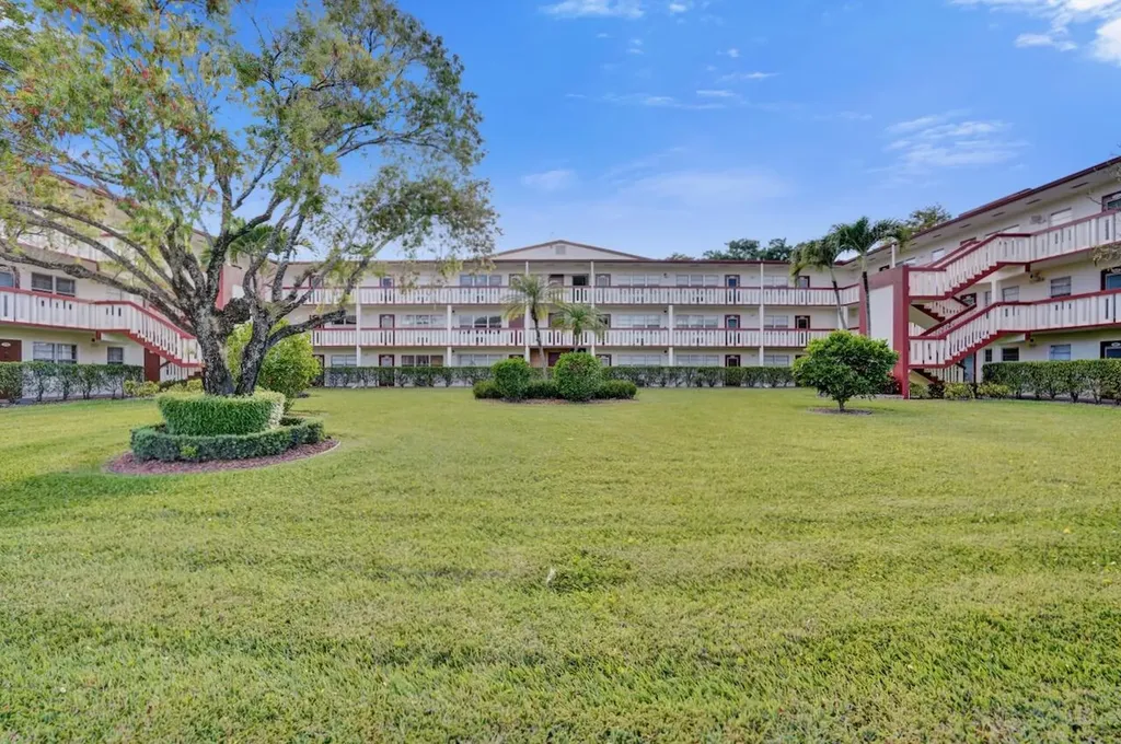 189 Brighton E Boca Raton FL 33434