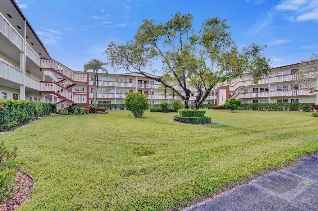 189 Brighton E Boca Raton FL 33434