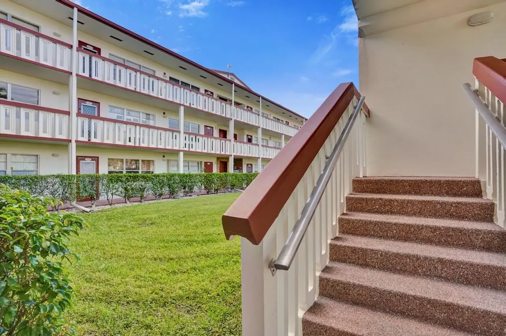 189 Brighton E Boca Raton FL 33434