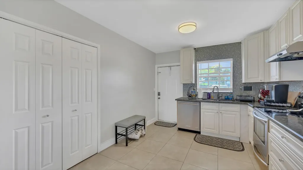 298 SE 6th Avenue Pompano Beach FL 33060