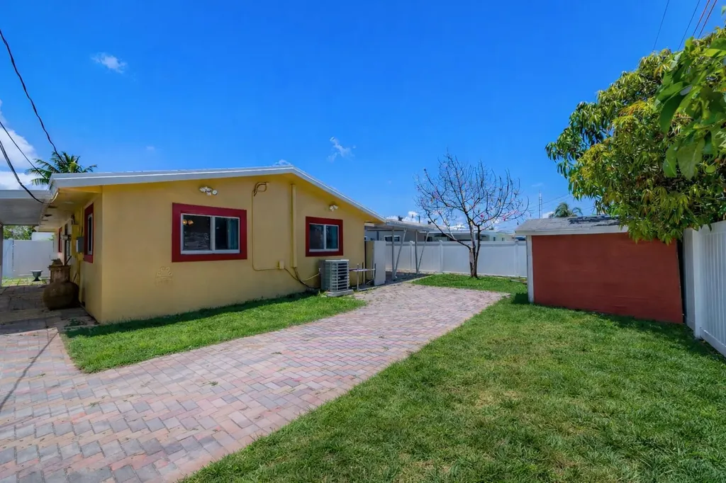 3730 NE 13th Terrace Pompano Beach FL 33064