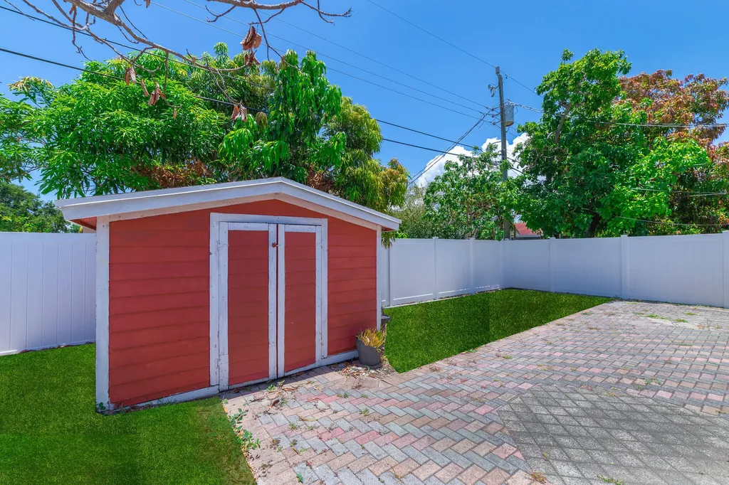 3730 NE 13th Terrace Pompano Beach FL 33064