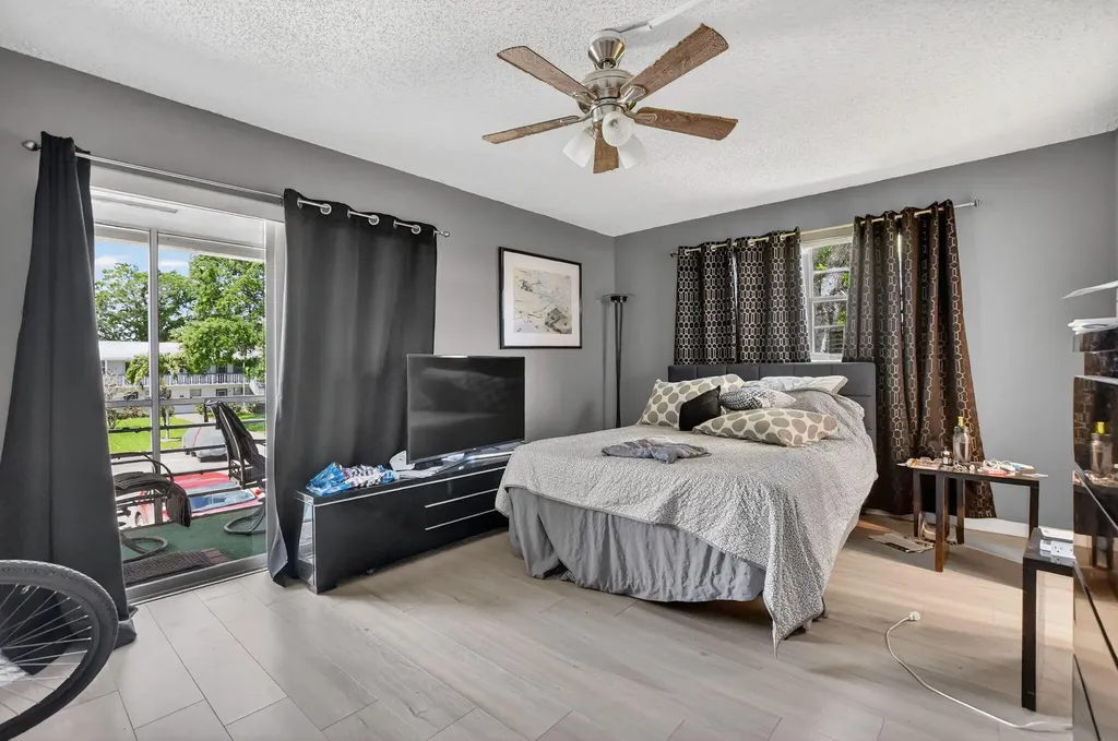 313 Durham Circle Deerfield Beach FL 33442