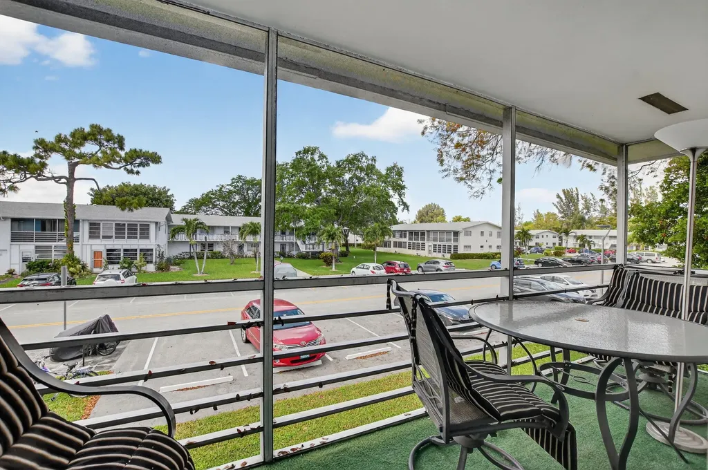 313 Durham Circle Deerfield Beach FL 33442