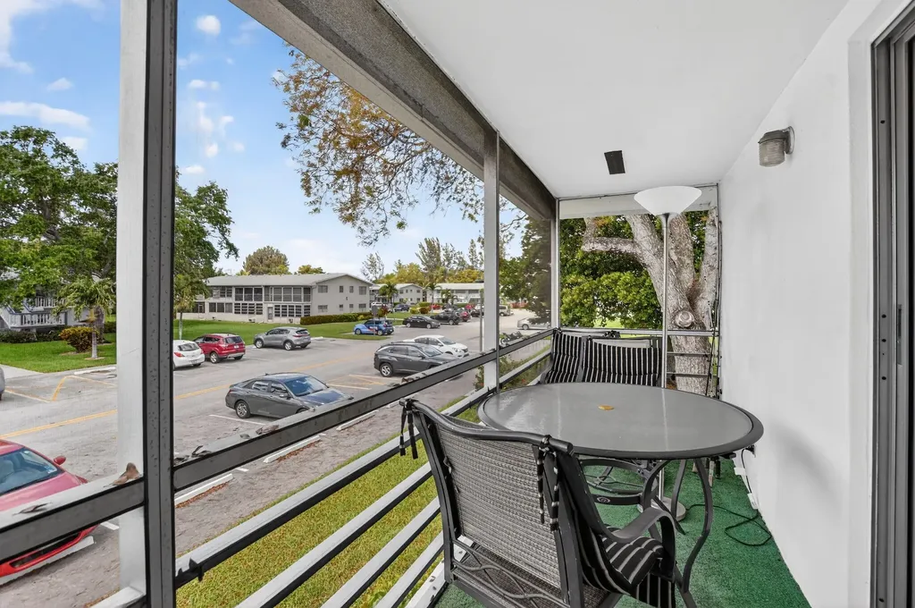313 Durham Circle Deerfield Beach FL 33442