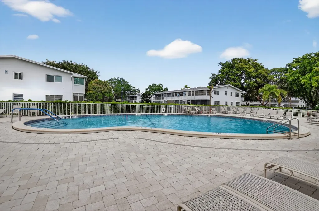 313 Durham Circle Deerfield Beach FL 33442