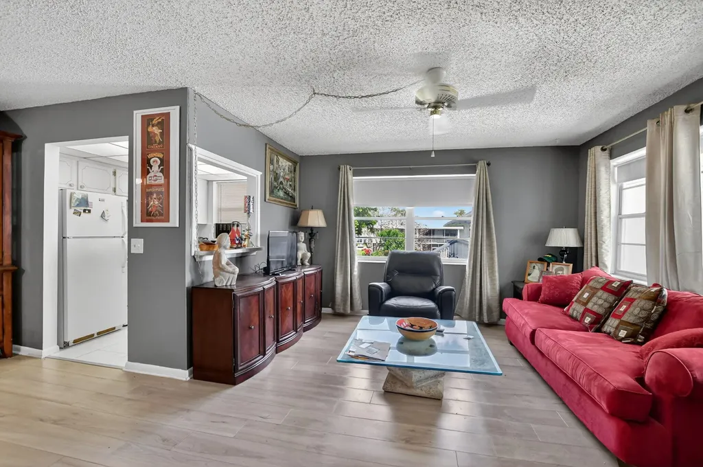 313 Durham Circle Deerfield Beach FL 33442
