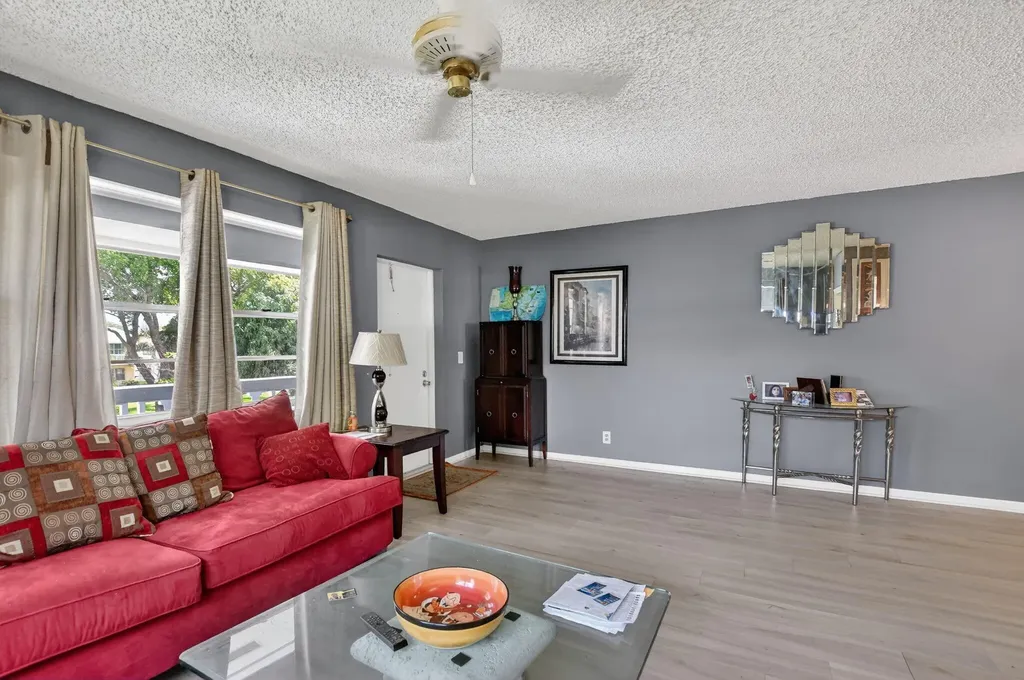 313 Durham Circle Deerfield Beach FL 33442