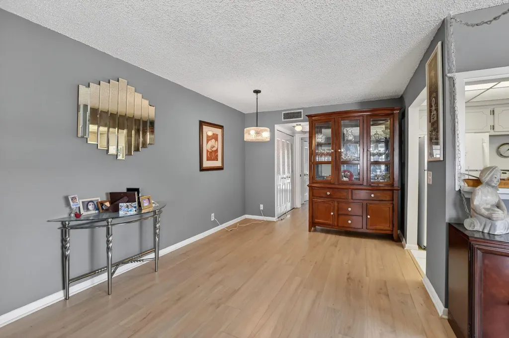 313 Durham Circle Deerfield Beach FL 33442