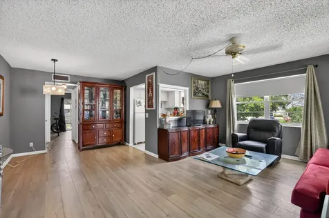 313 Durham Circle Deerfield Beach FL 33442