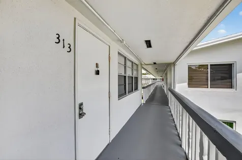 313 Durham Circle Deerfield Beach FL 33442
