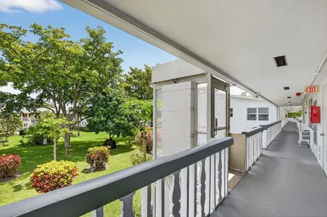 313 Durham Circle Deerfield Beach FL 33442