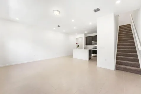 4315 Efendi Drive Lantana FL 33462