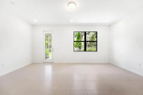 4315 Efendi Drive Lantana FL 33462