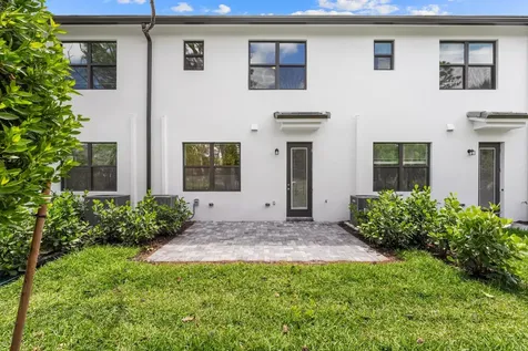 4315 Efendi Drive Lantana FL 33462