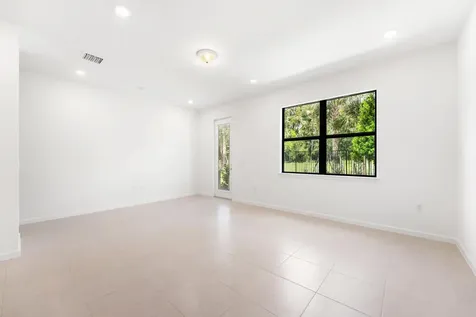 4315 Efendi Drive Lantana FL 33462