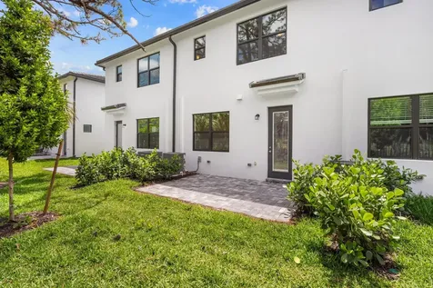 4315 Efendi Drive Lantana FL 33462
