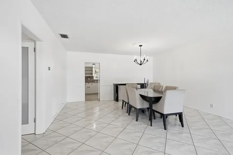 1431 S Ocean Boulevard Lauderdale By The Sea FL 33062