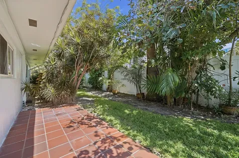 1431 S Ocean Boulevard Lauderdale By The Sea FL 33062
