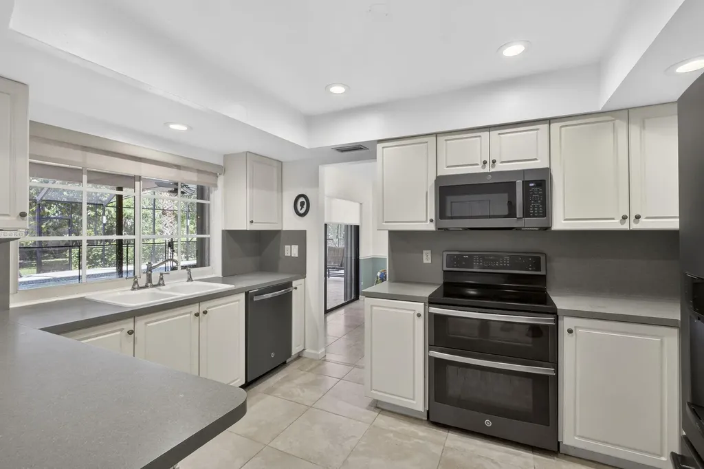 12338 Old Country Road N Wellington FL 33414