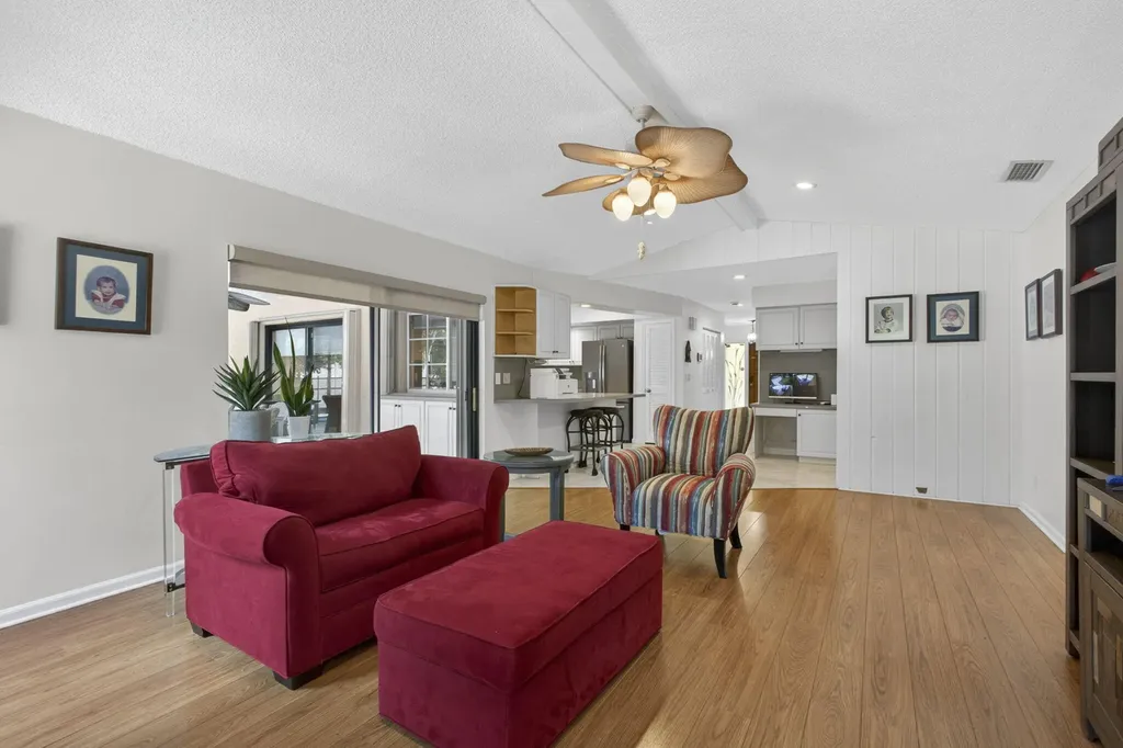 12338 Old Country Road N Wellington FL 33414