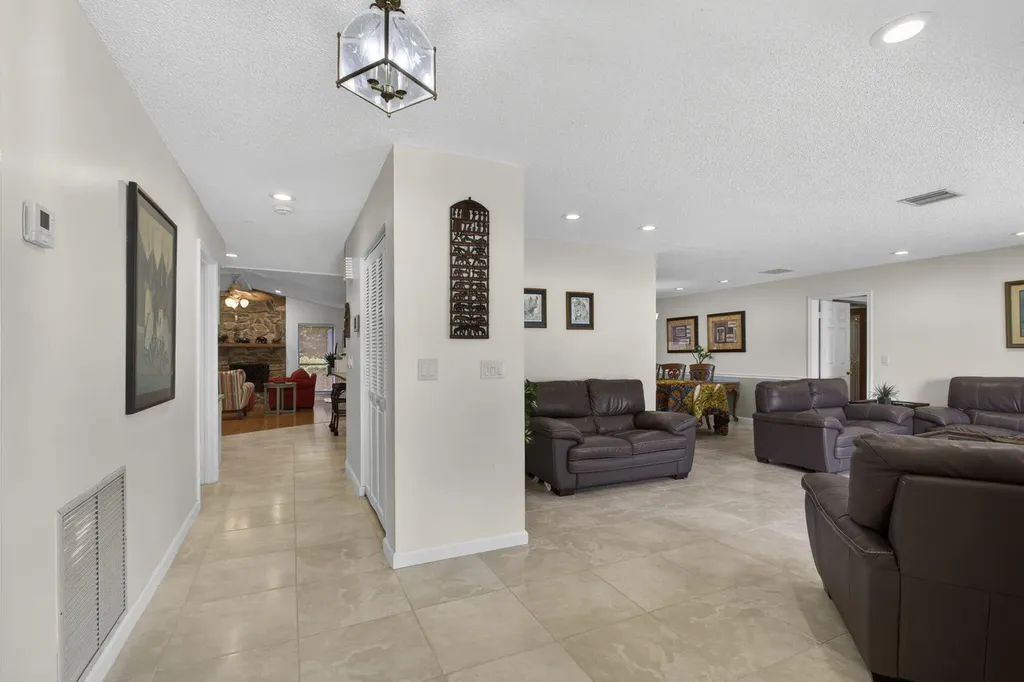 12338 Old Country Road N Wellington FL 33414