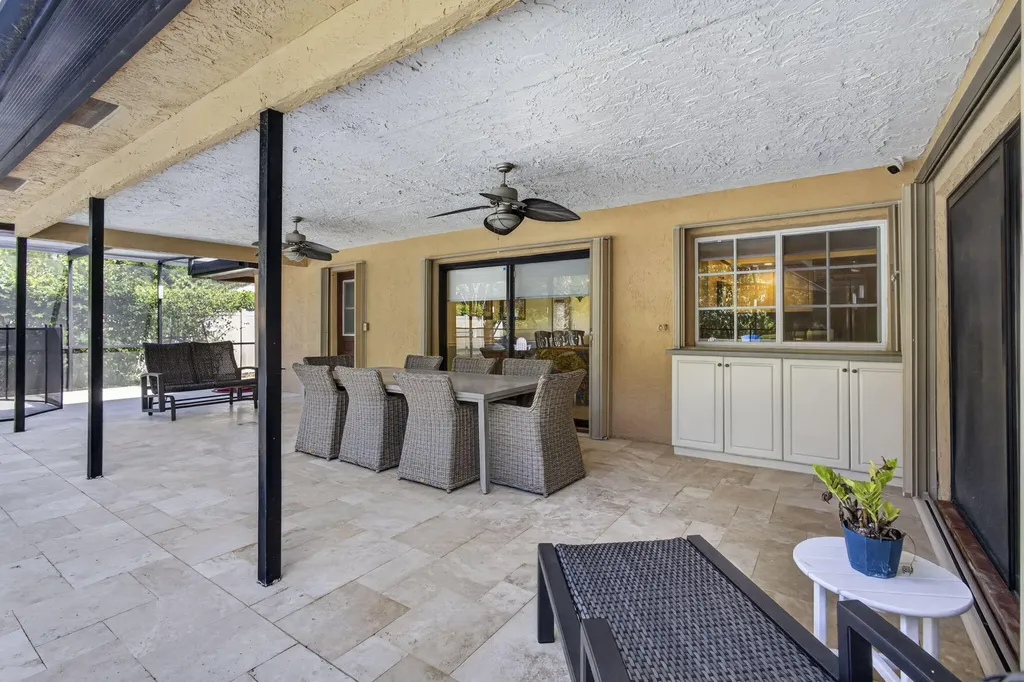 12338 Old Country Road N Wellington FL 33414