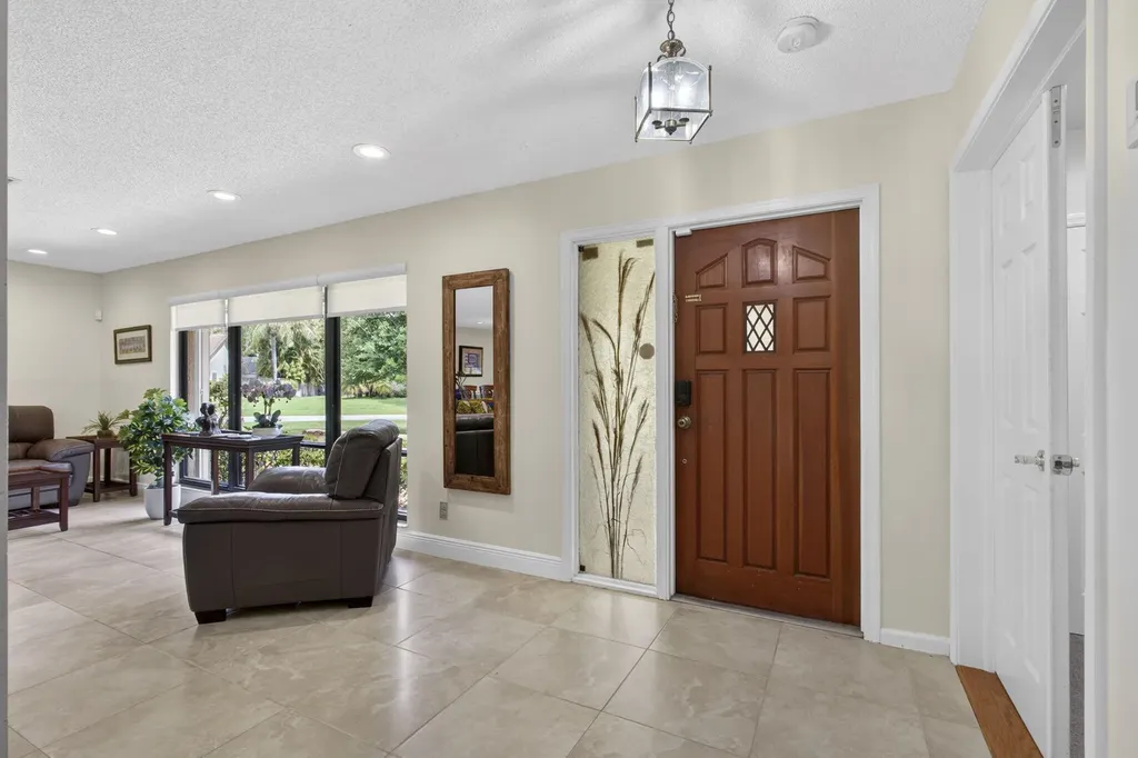12338 Old Country Road N Wellington FL 33414