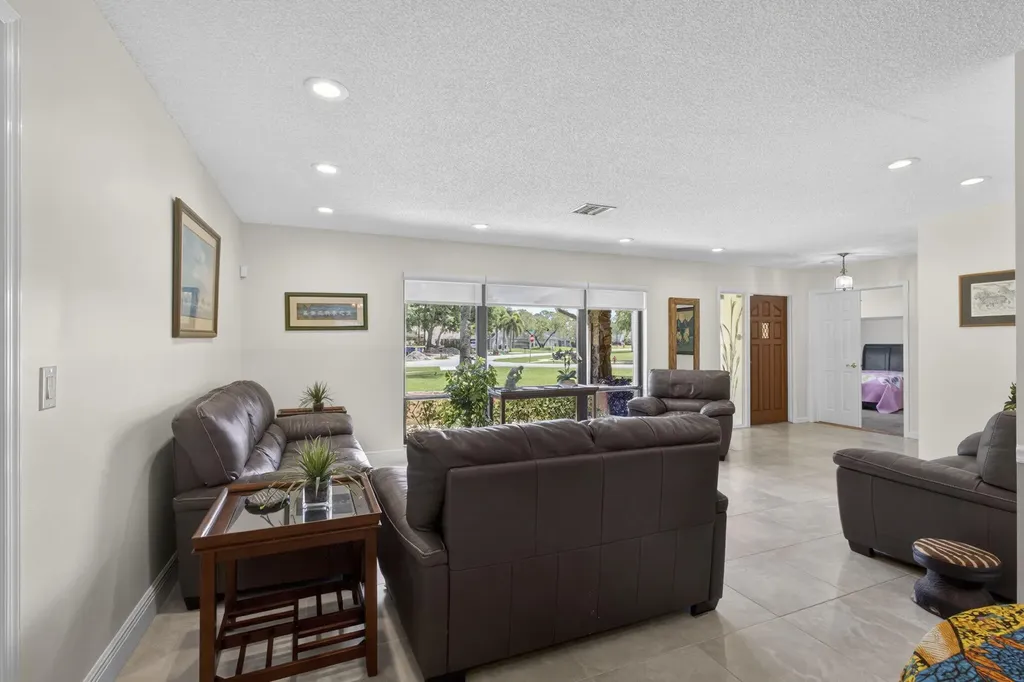 12338 Old Country Road N Wellington FL 33414