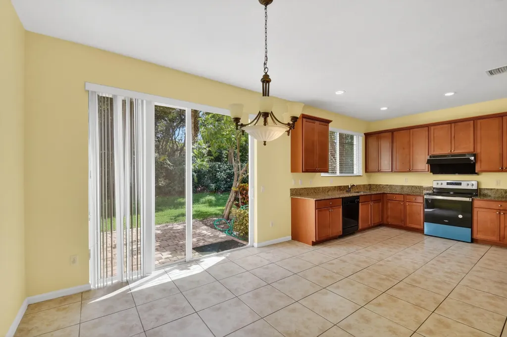 7480 Sarentino Lane Boynton Beach FL 33437