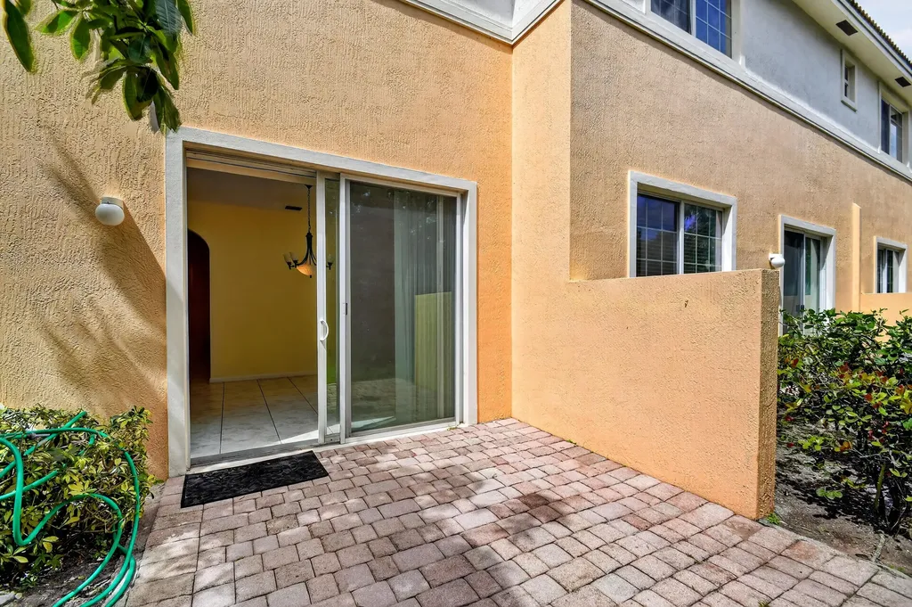 7480 Sarentino Lane Boynton Beach FL 33437