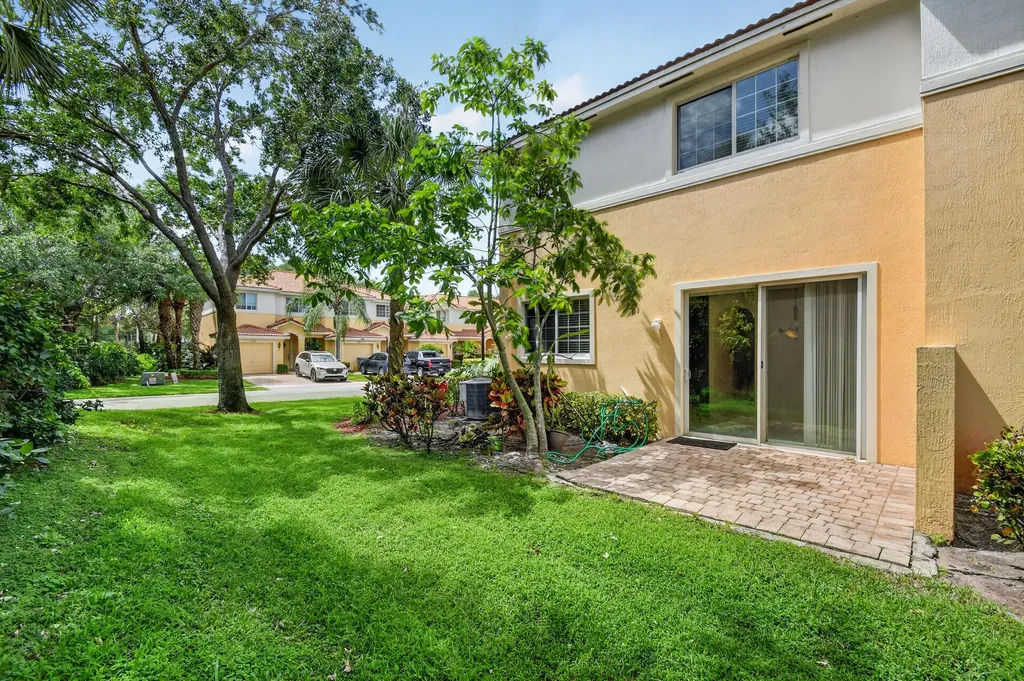 7480 Sarentino Lane Boynton Beach FL 33437