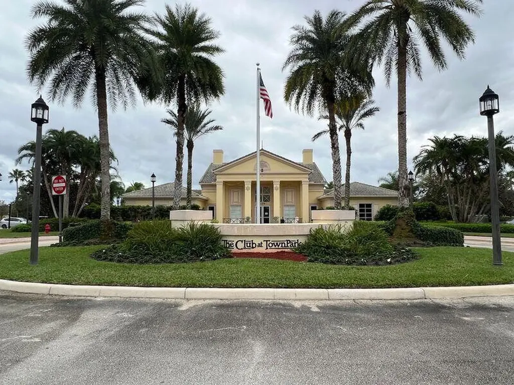 11948 SW Crestwood Circle Port St Lucie FL 34987