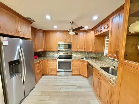 30 Plymouth C West Palm Beach FL 33417